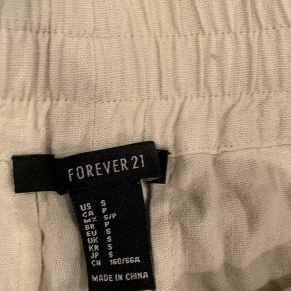 Forever 21 women’s shorts size S - Picture 2 of 5